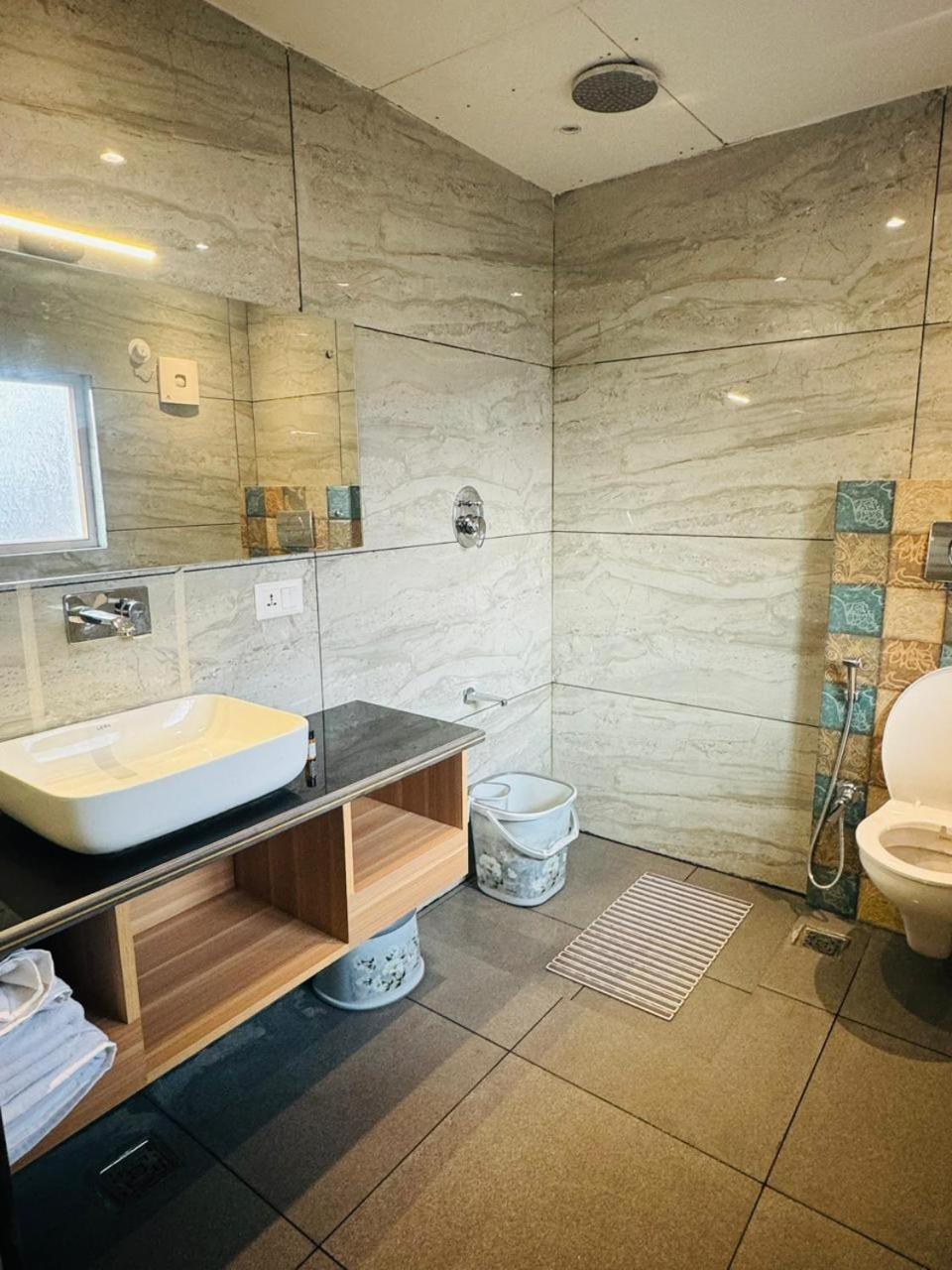De Elaaf The Luxury Stay Srīnagar المظهر الخارجي الصورة